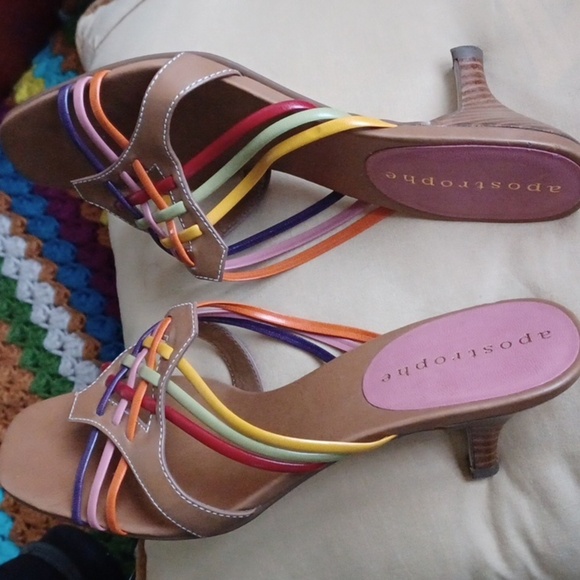 Apostrophe Women’s Kitten Heel Sandal - Picture 5 of 8